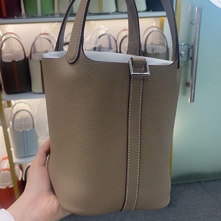 黄牛皮（革）牛皮（革）