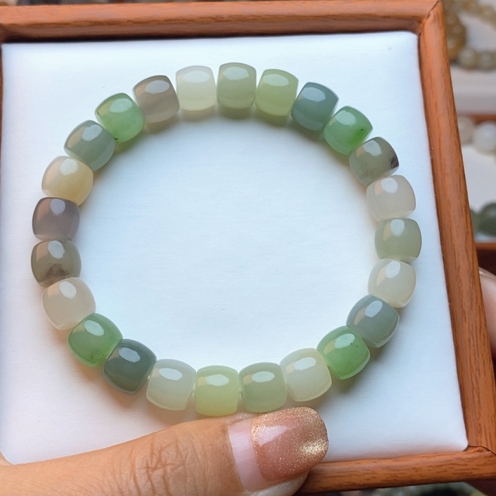 未镶嵌和田玉手链仔***瘩