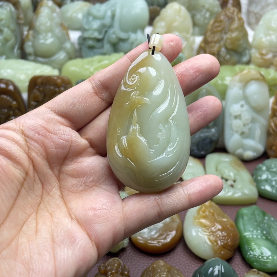 和田玉未镶嵌颈饰