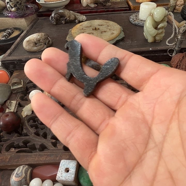 蔷****和田玉未镶嵌挂件