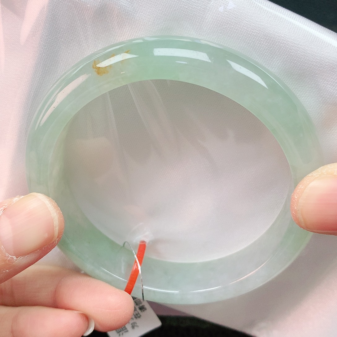 翡翠手镯未镶嵌56+圈