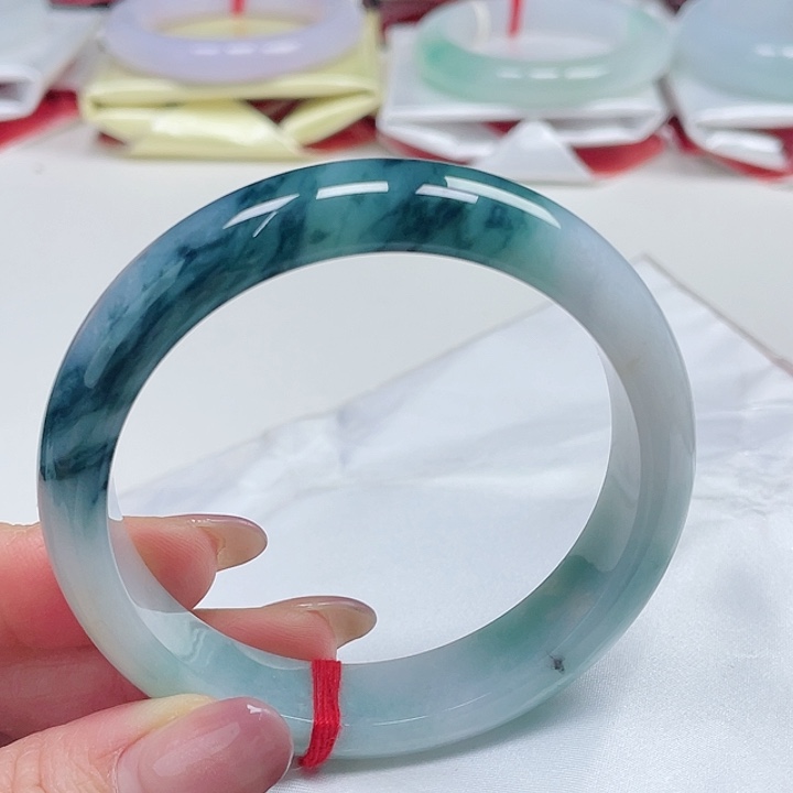 翡翠手镯未镶嵌缅甸翡翠