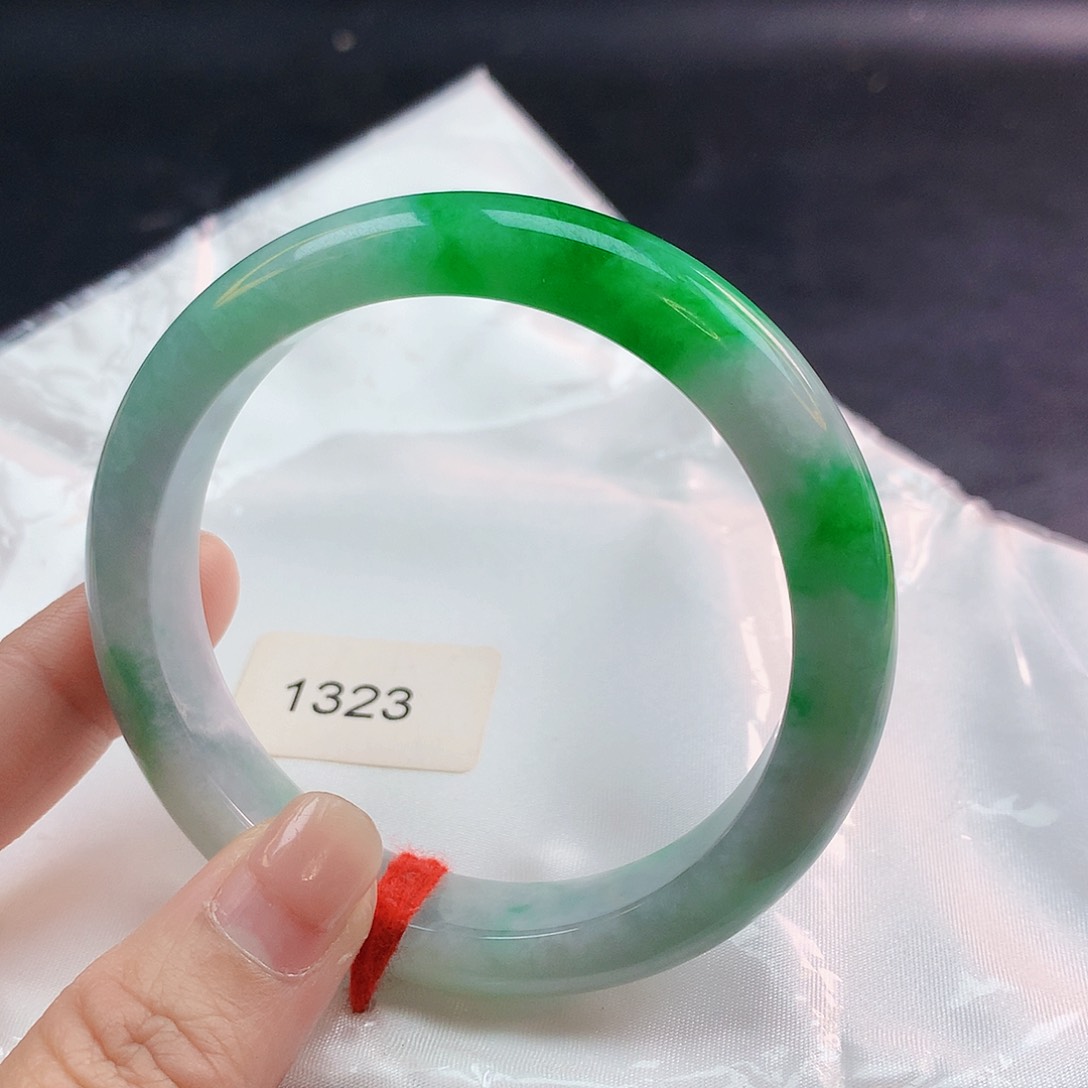 翡翠手镯未镶嵌59圈1323