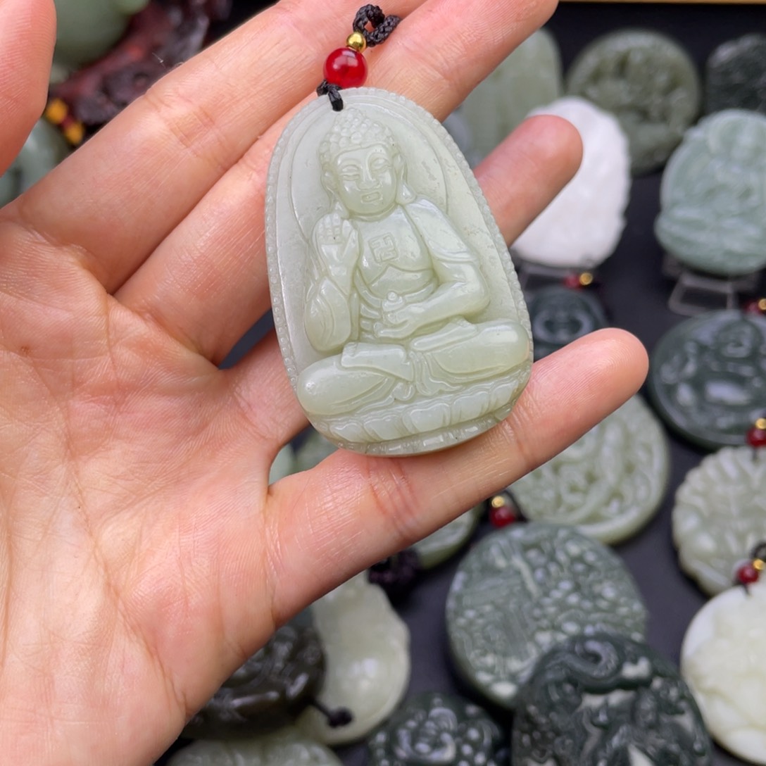 和田玉颈饰未镶嵌