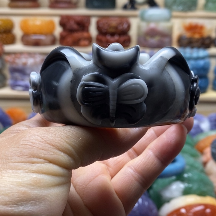 未镶嵌手镯石英质玉