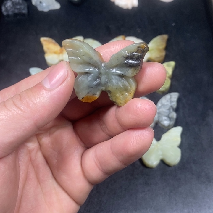 乱***猫蛇纹石玉合金颈饰