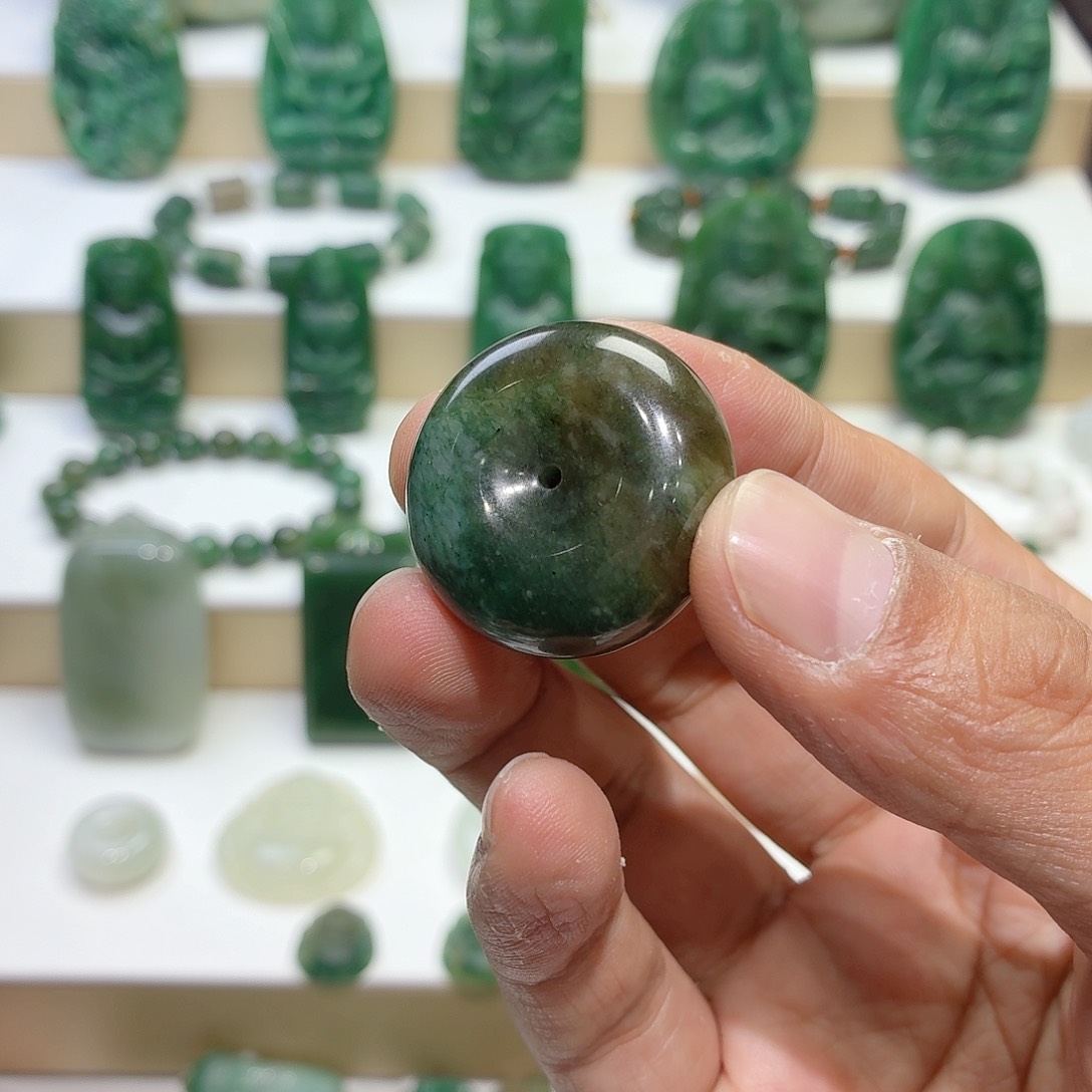 独山玉未镶嵌颈饰s***n平安扣