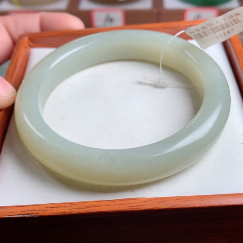 【闪购商品】和田玉手镯未镶嵌5