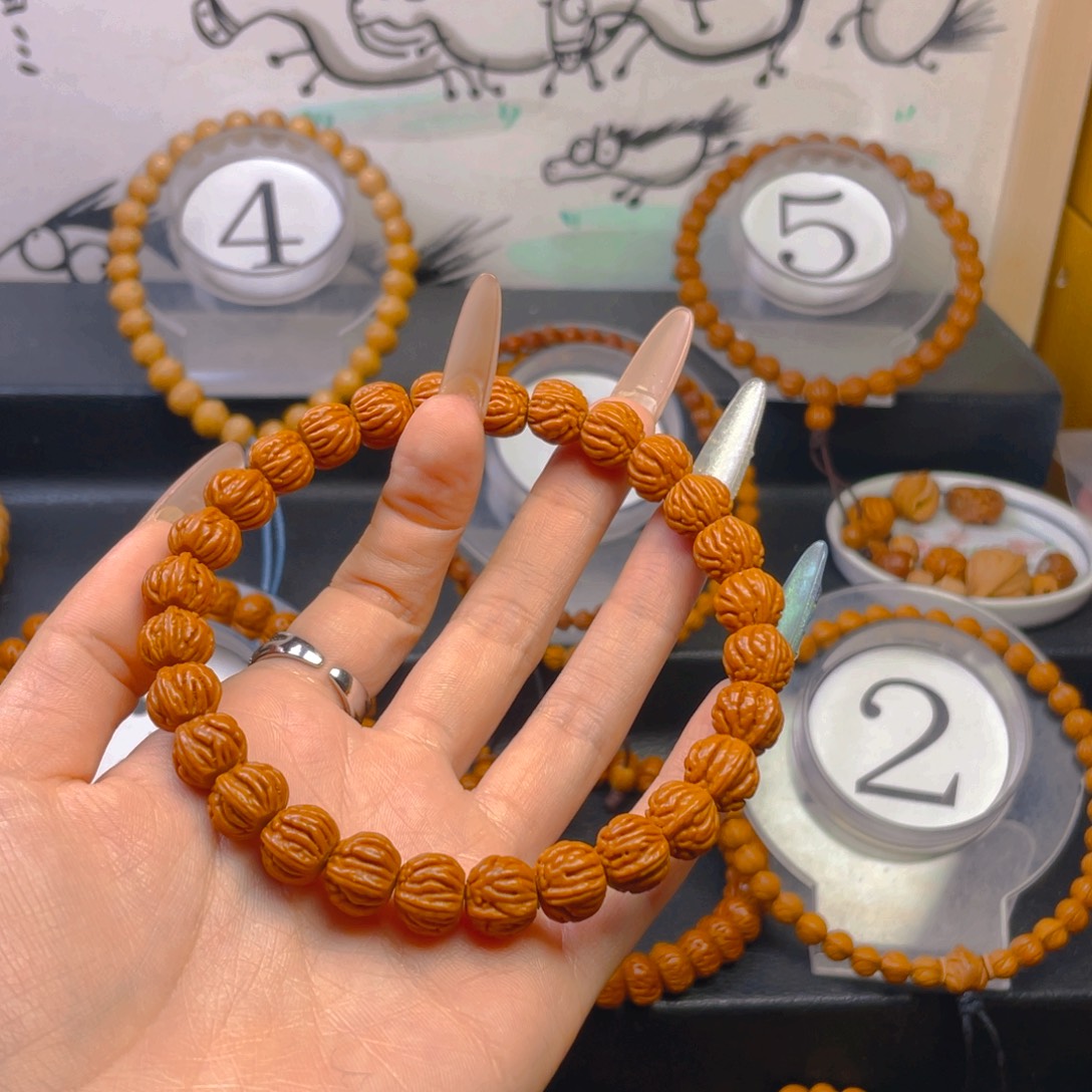 吊坠桃核1.11111111111