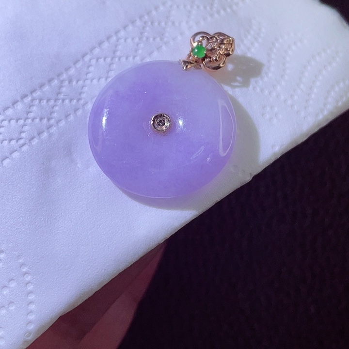 翡翠18K金镶嵌颈饰翡翠