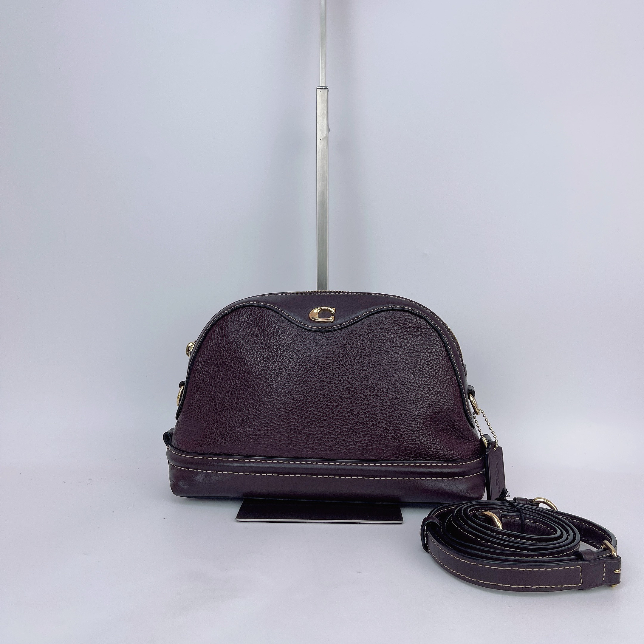 95新 COACH/蔻驰 蔻驰 半月形贝壳包 底长23 N546