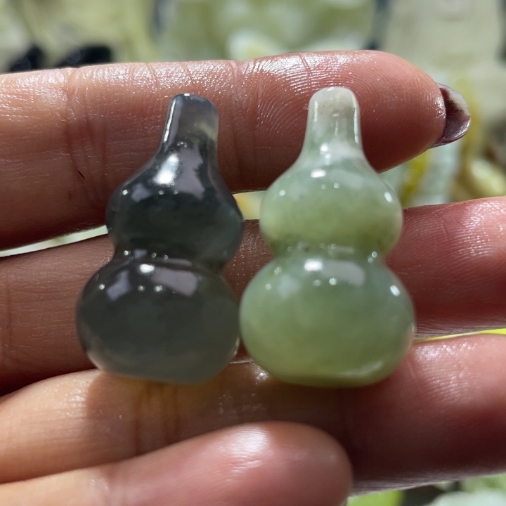 岫玉未镶嵌吊坠吊坠