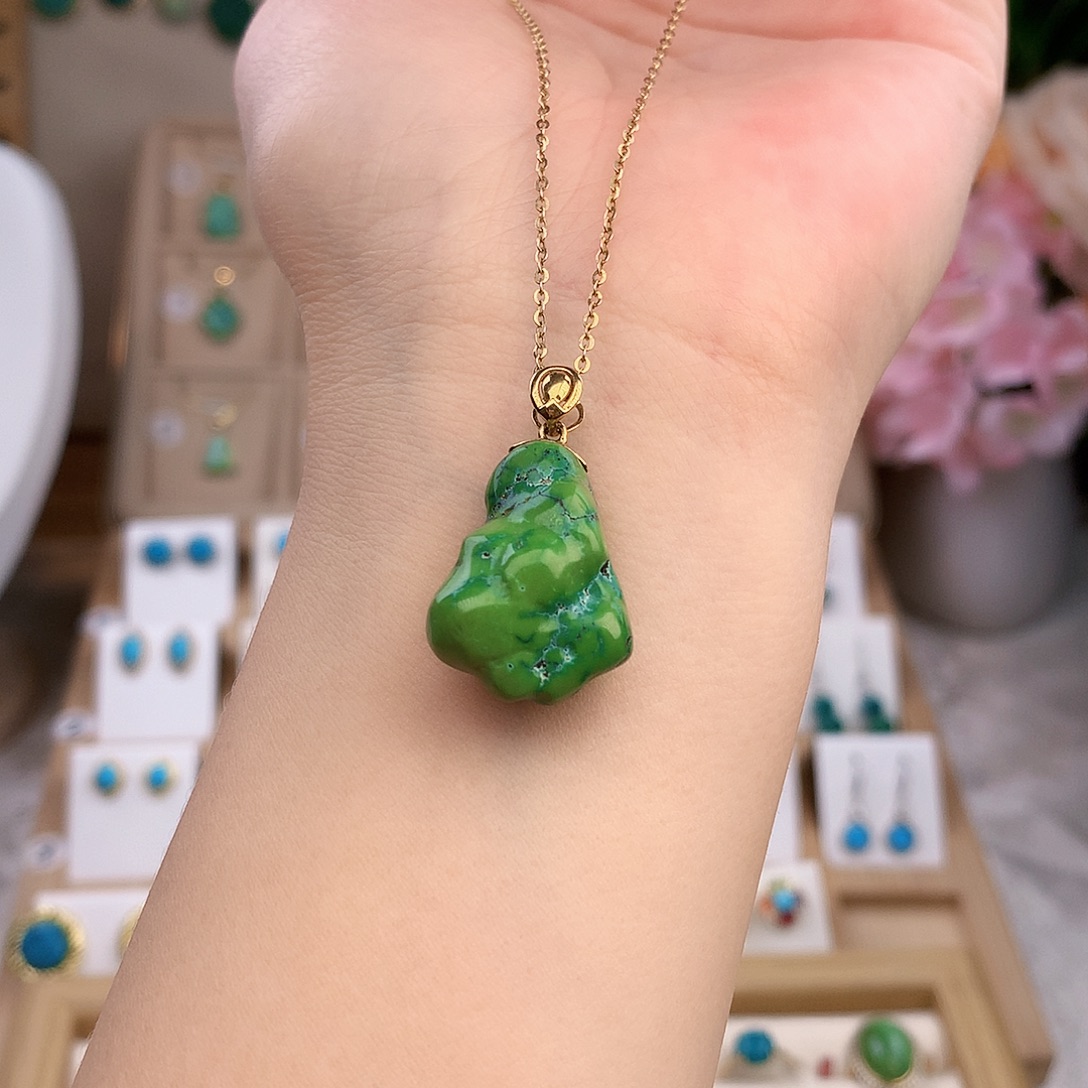 绿松石18K金镶嵌颈饰