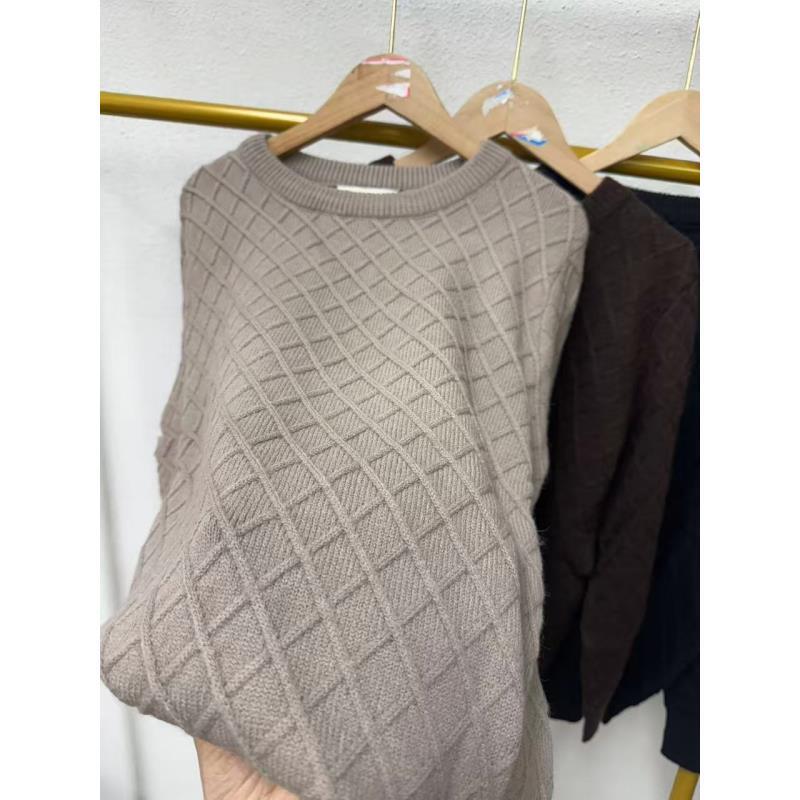 唯琳剪标  A11-18-2211款  女款菱格针织长袖圆领毛衣长63