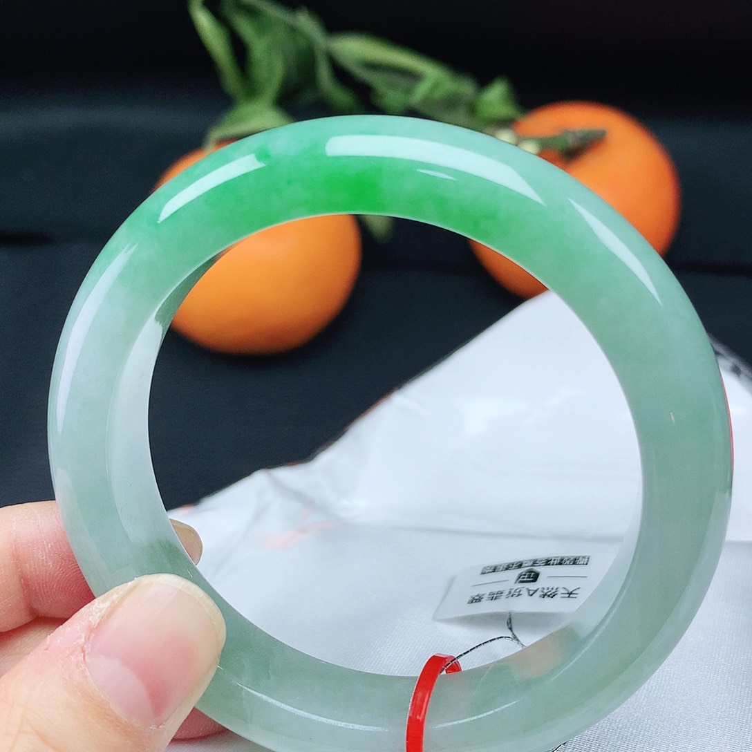 翡翠手镯未镶嵌57圈