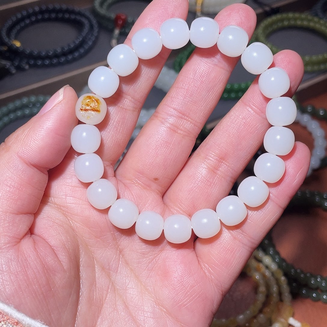 H****和田玉未镶嵌挂件