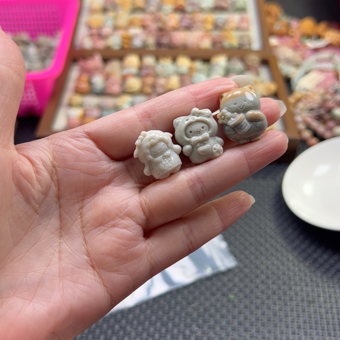 i***i石英质玉未镶嵌珠宝半成品