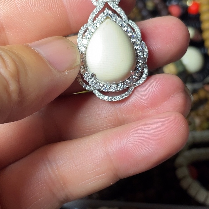 木质类新猛犸掉坠一枚