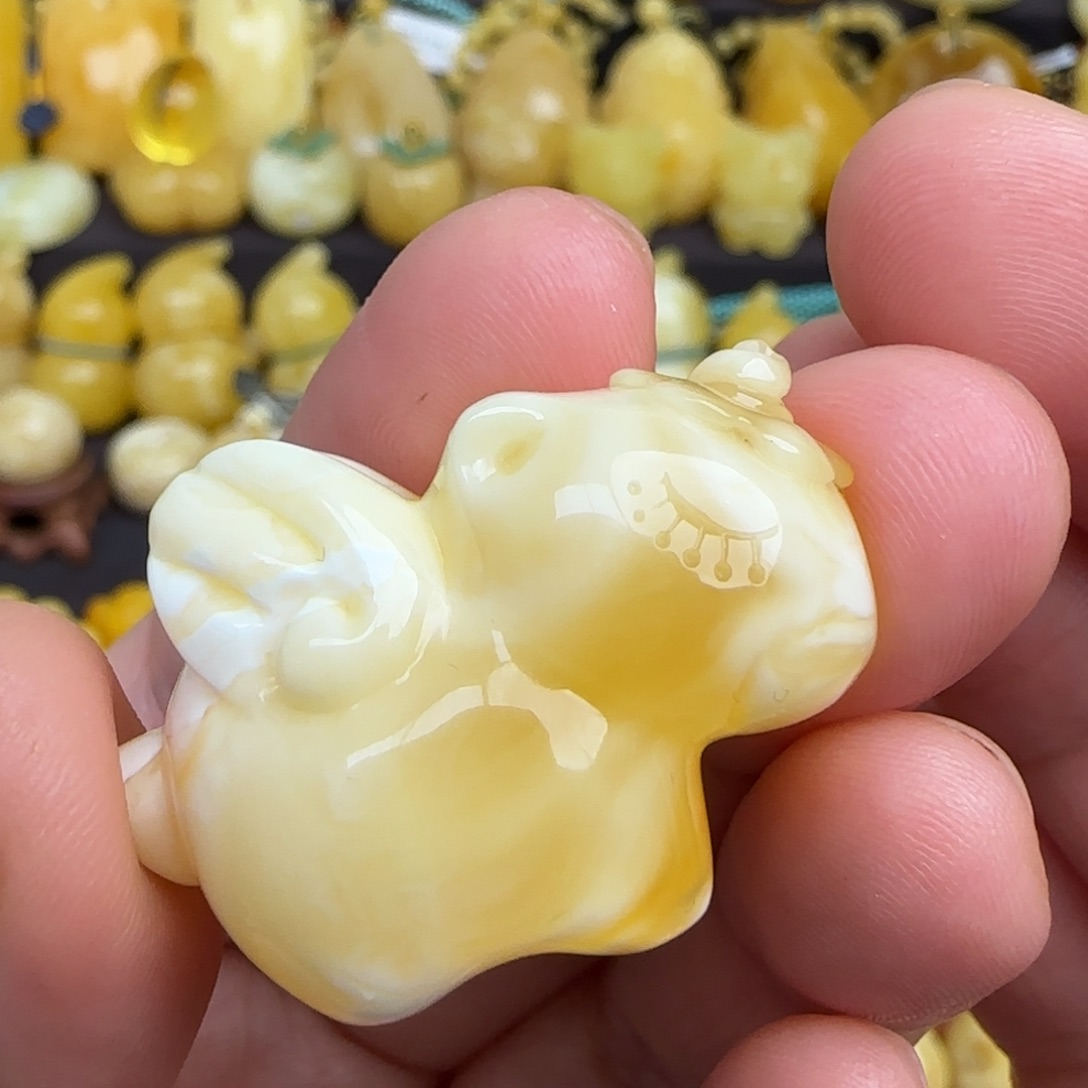 蜜蜡吊坠(不含链)未镶嵌天然瓷白妖花蜜蜡独角兽