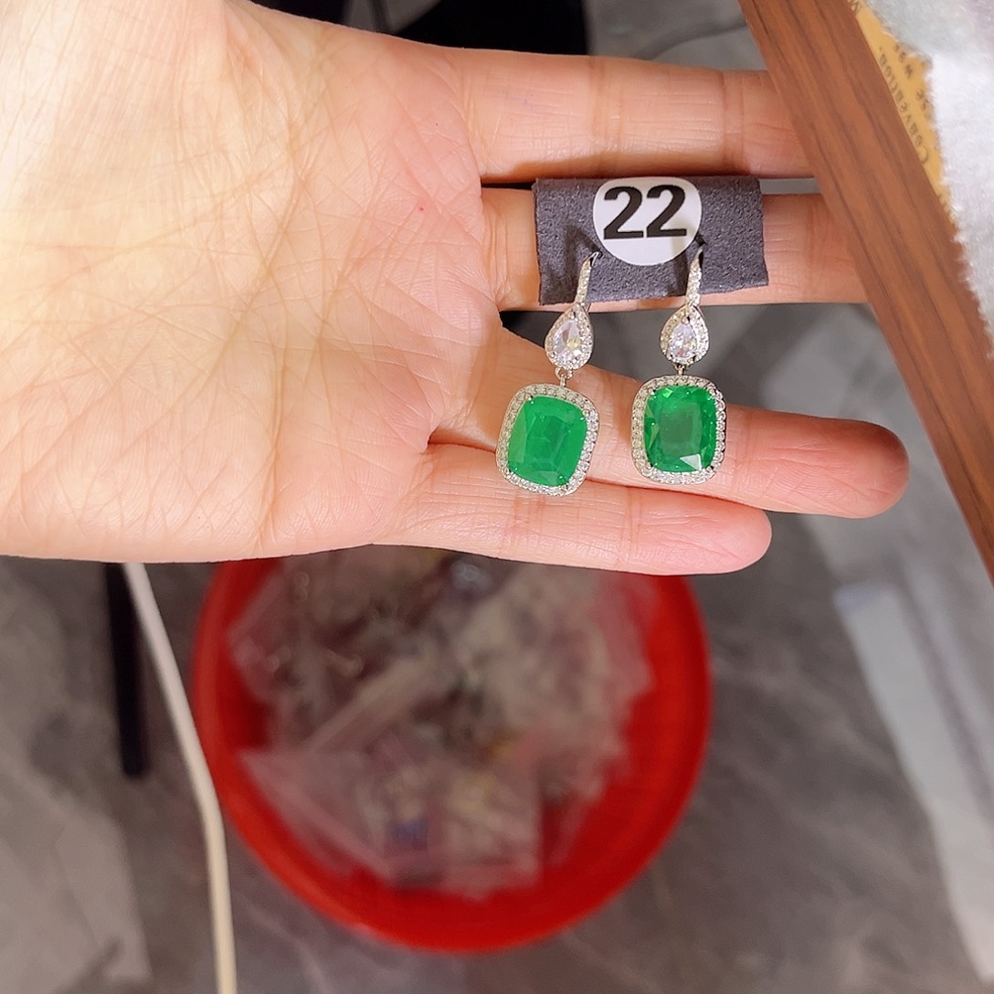 银S925镶嵌耳饰祖母绿