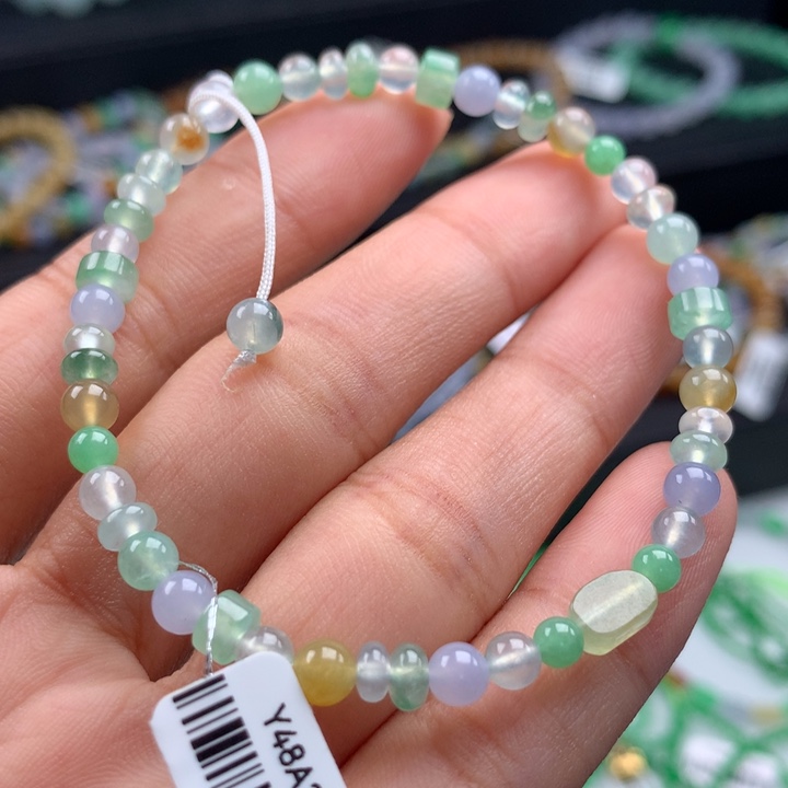 翡翠未镶嵌手镯卡