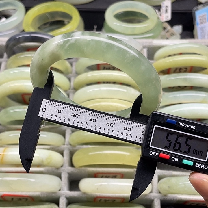 蛇纹石玉未镶嵌手镯157