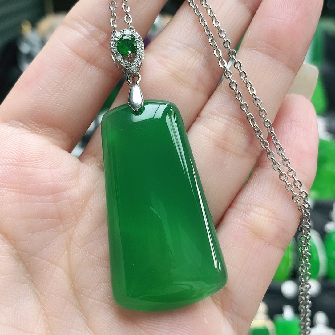 玛瑙/玉髓未镶嵌吊坠