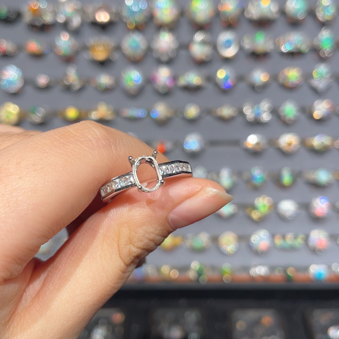 Y***Y欧泊银S925镶嵌欧泊戒指