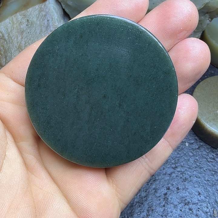 和田玉（糖玉）未镶嵌珠宝奇石