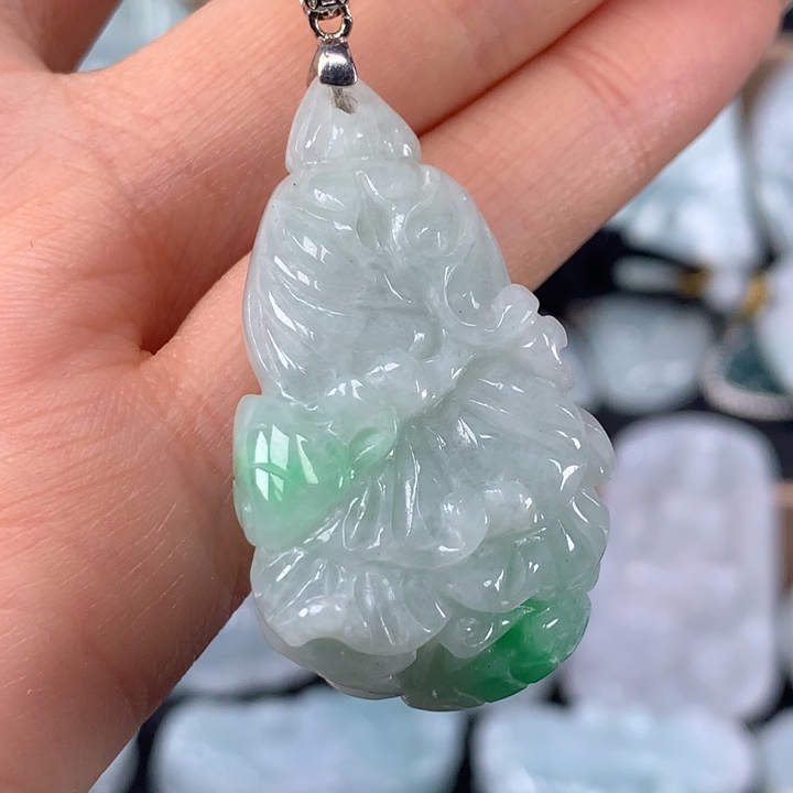 颈饰未镶嵌翡翠白菜