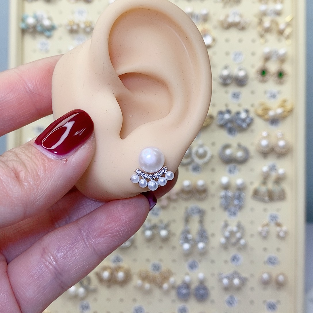 淡水珍珠银S925镶嵌耳饰