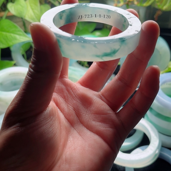 9***7定制翡翠手镯未镶嵌