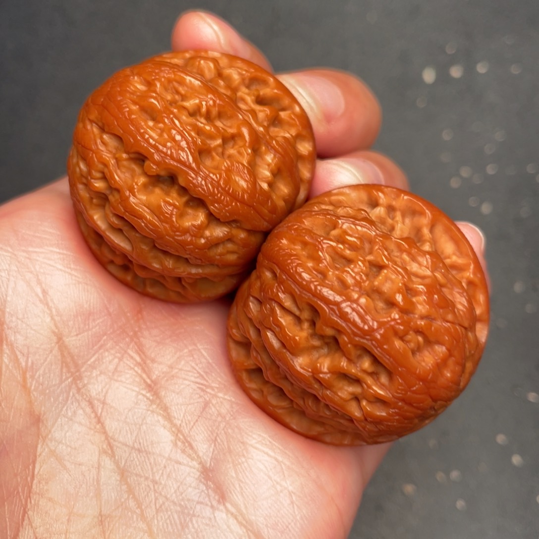 文玩核桃吊坠秦岭野生文玩核桃