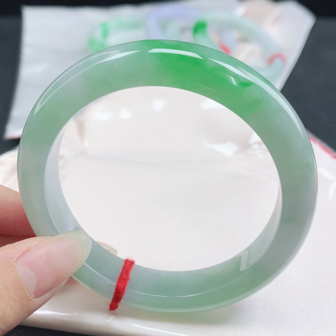 翡翠未镶嵌手镯缅甸58.5飘阳绿正圈