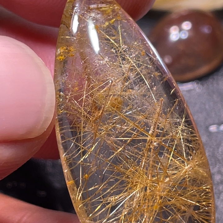 舍***得颈饰未镶嵌发晶钛晶