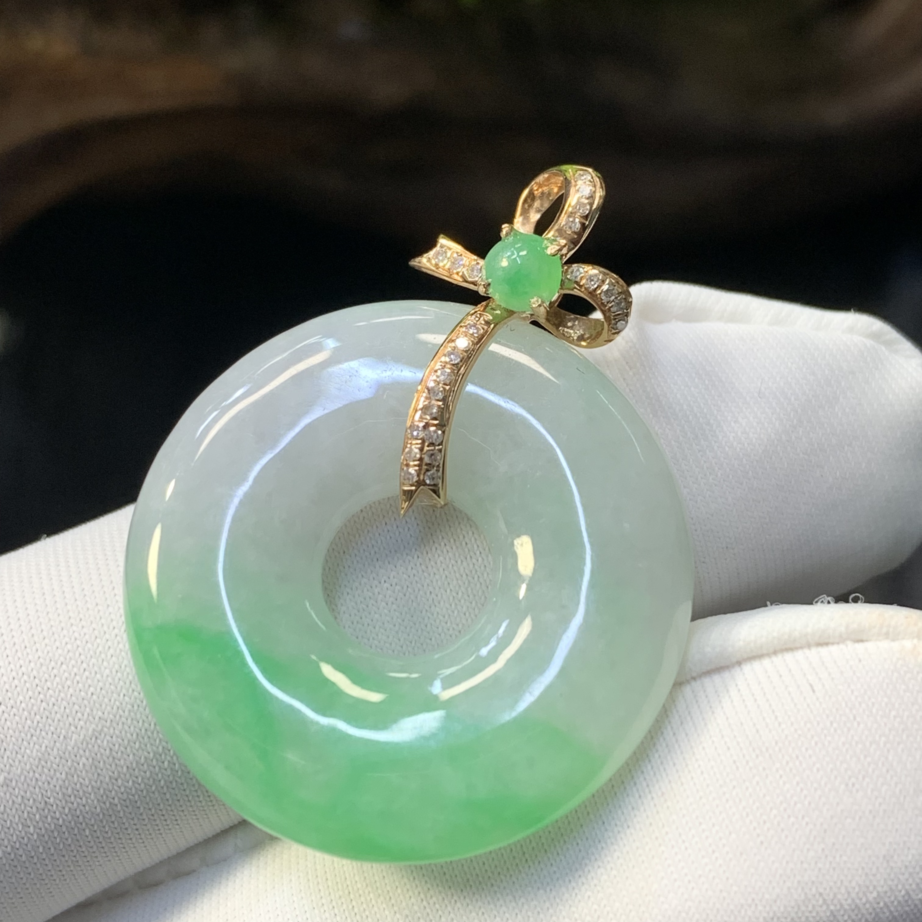 【金鑫】甜甜圈翡翠吊坠*18k老种飘阳绿平安扣吊坠翡翠A货简约大气