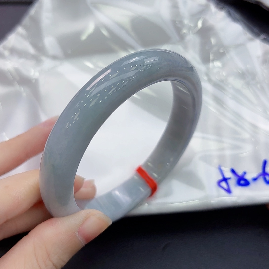 翡翠手镯未镶嵌手镯