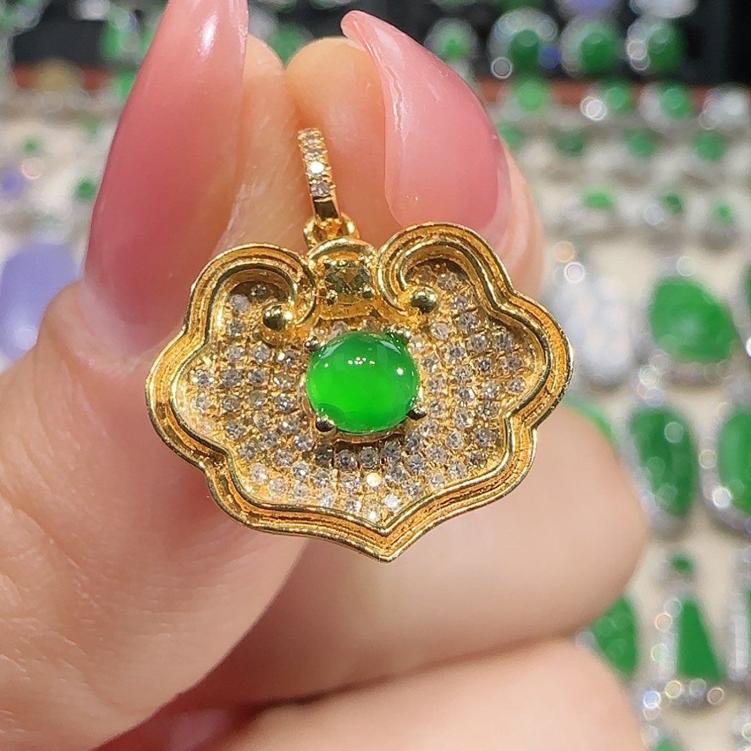 翡翠吊坠(不含链)18K金镶嵌