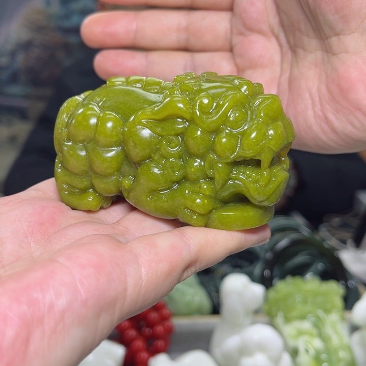 蛇纹石玉手把件未镶嵌