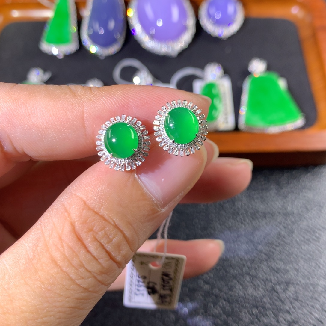 翡翠18K金镶嵌耳饰翡翠