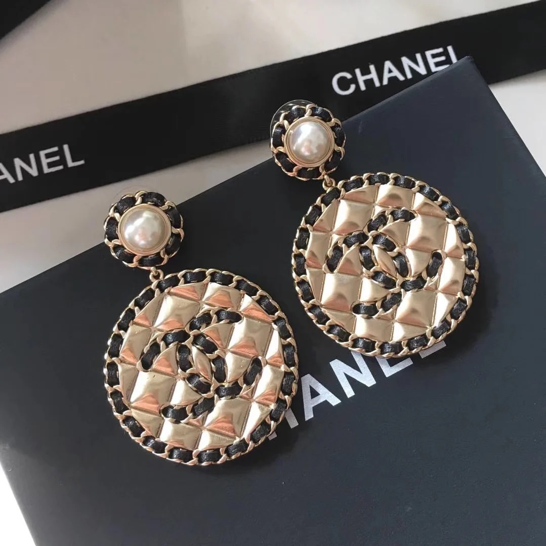 未使用 Chanel/香奈儿 耳环圆形重工皮穿大号