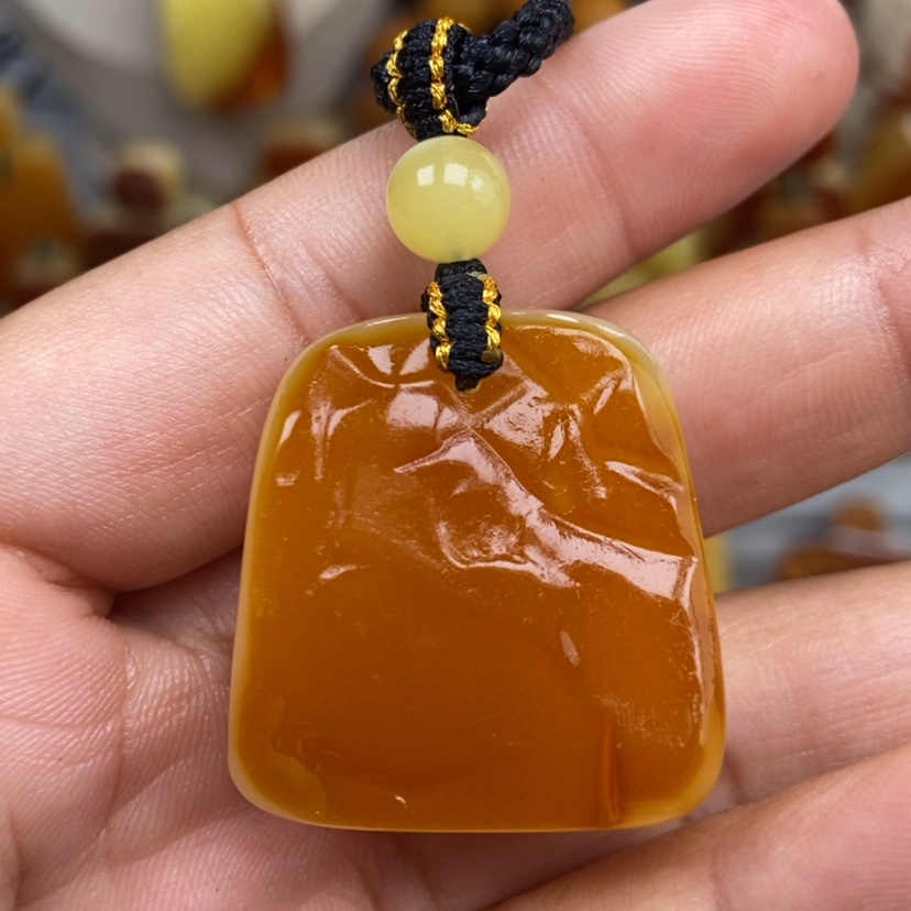 【闪购商品】琥珀颈饰未镶嵌