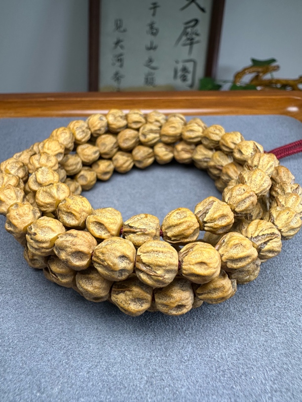 高油高密狂野原桩百香籽莲花桩粗筋多棱文玩脖挂