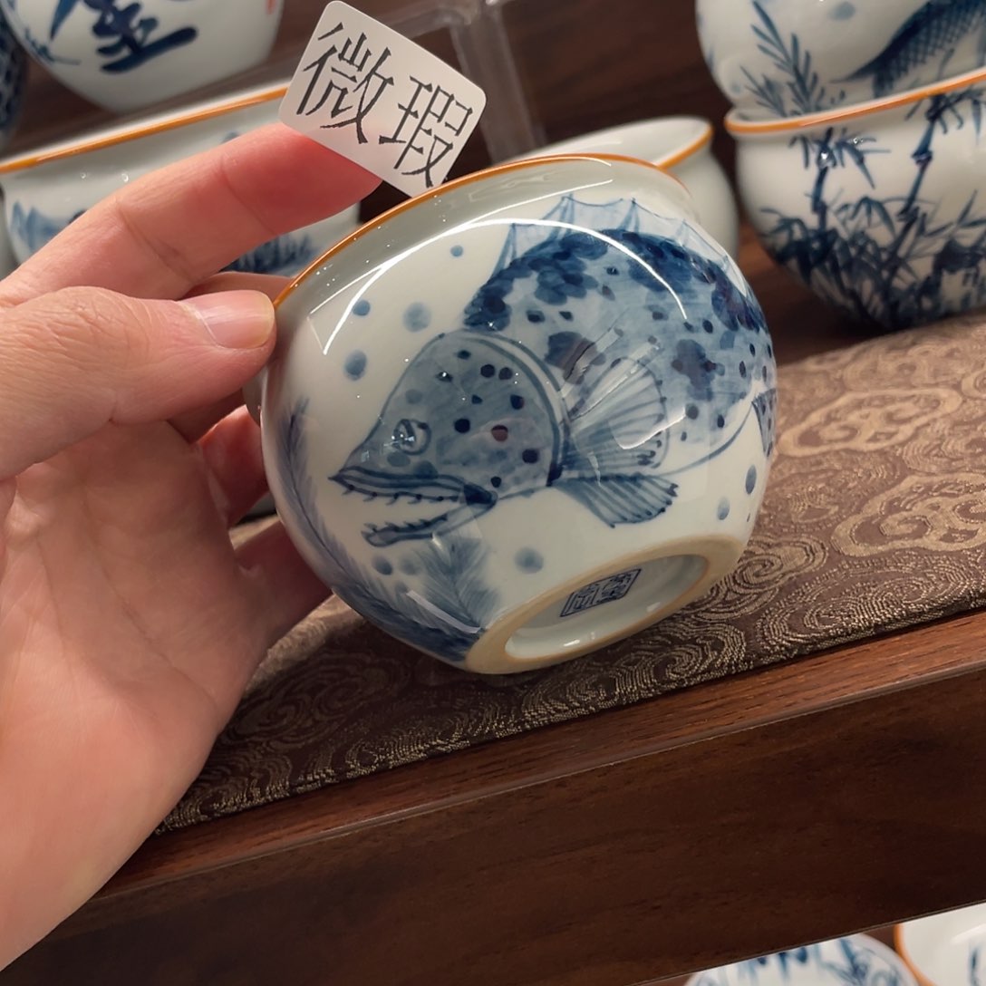釉下手绘茶具微瑕