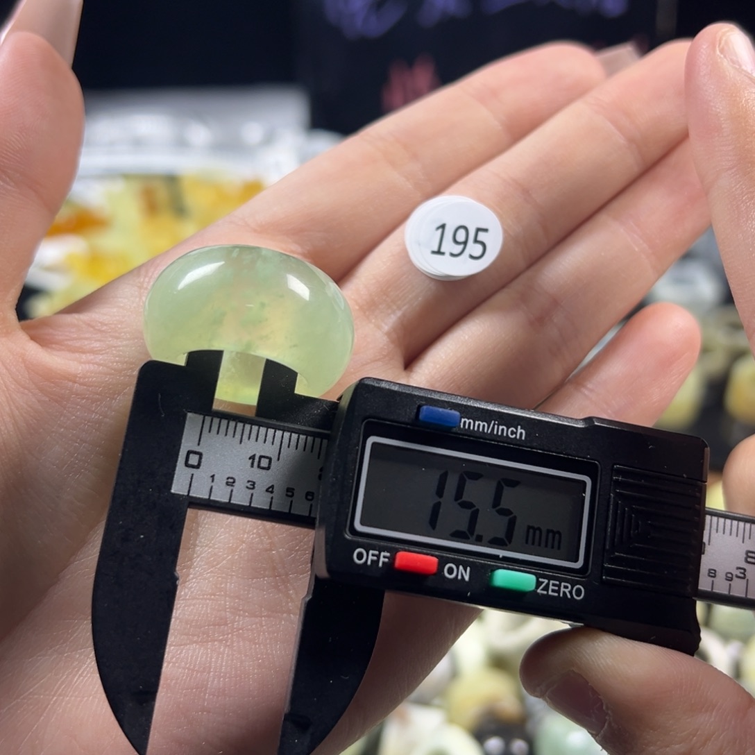 蛇纹石玉未镶嵌戒指