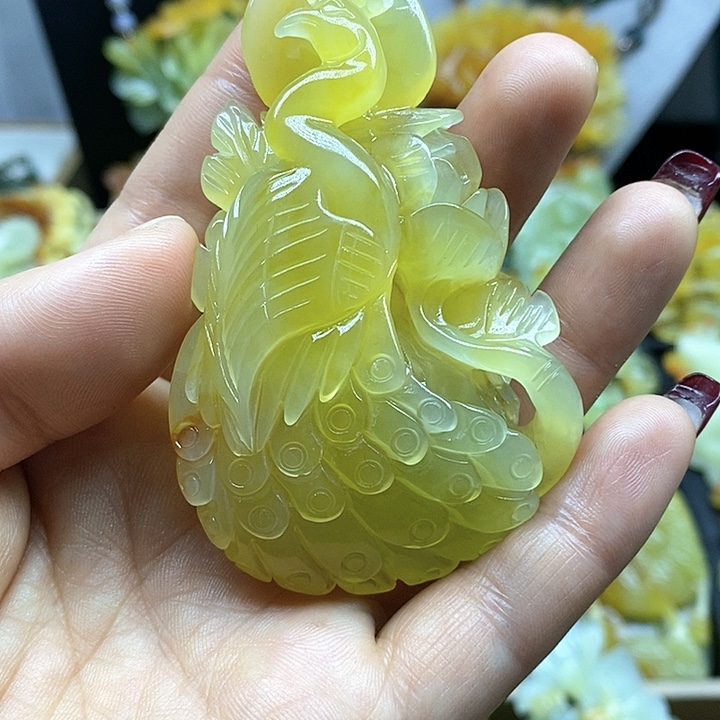 蛇纹石玉挂件未镶嵌