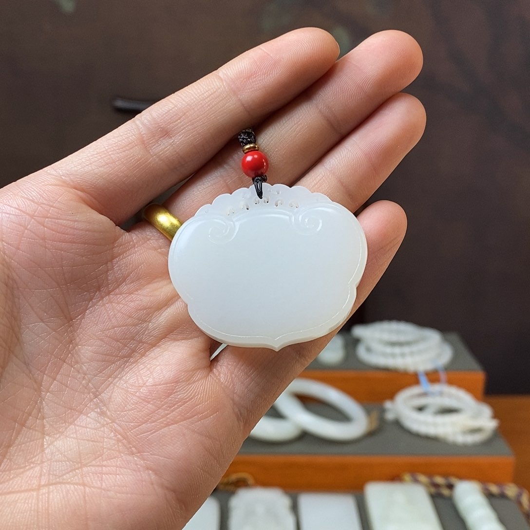 和田玉挂件未镶嵌旷**风