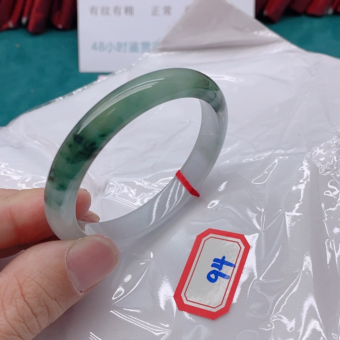 翡翠手镯未镶嵌M**陈944444444