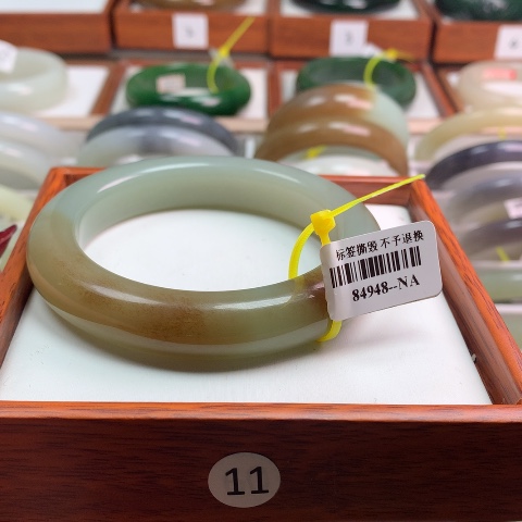 和田玉手镯未镶嵌56