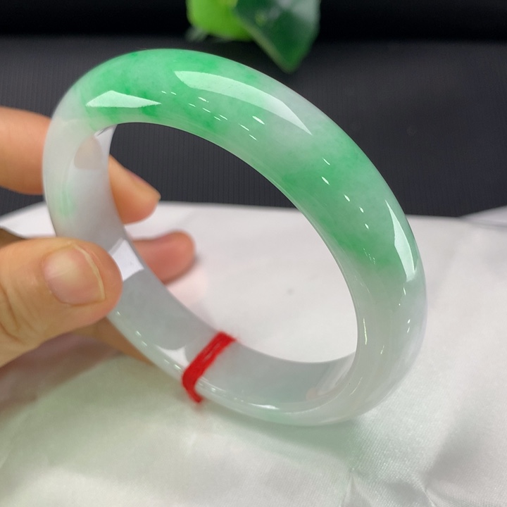 翡翠未镶嵌手镯正圈57